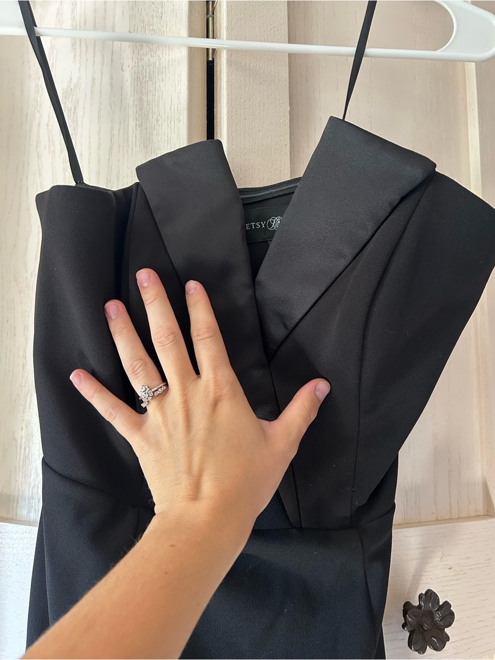 Black Sleeveless V-Neck Dress